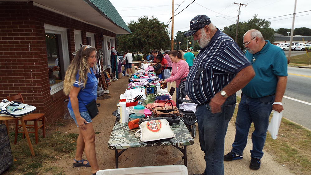 West Pelzer 4th Annual Mile Long Yard Sale The Journal Online